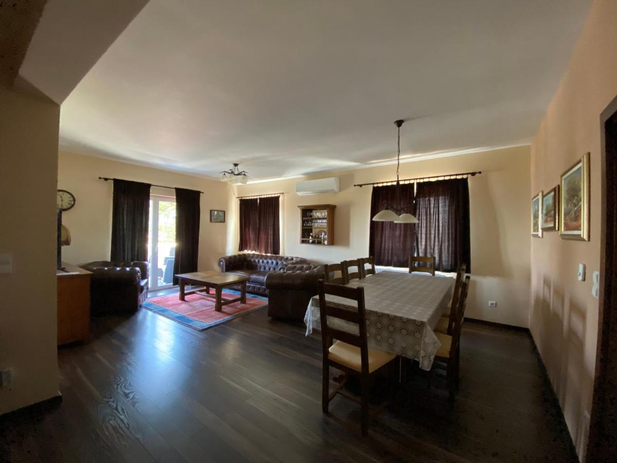 Apartments Villa Lora Kraj  Eksteriør bilde