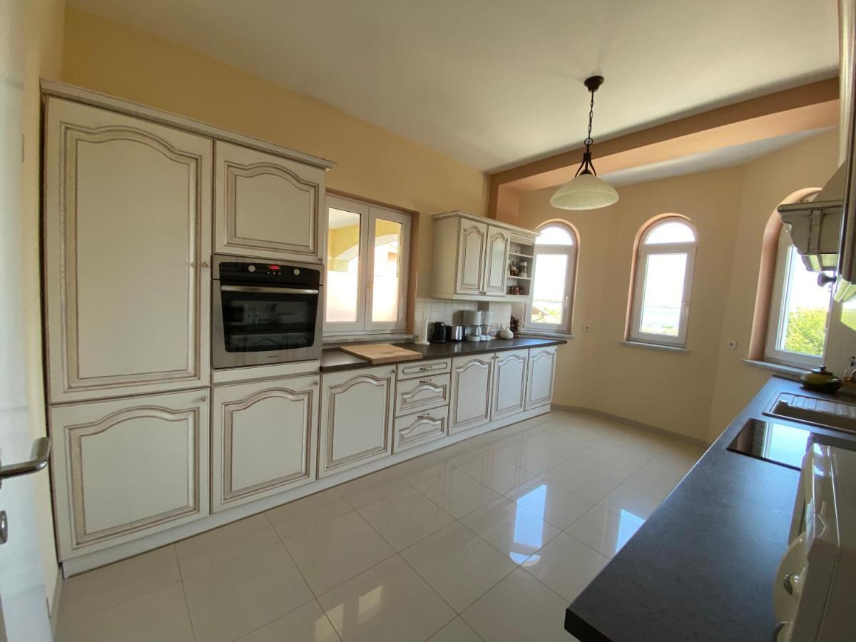 Apartments Villa Lora Kraj  Eksteriør bilde