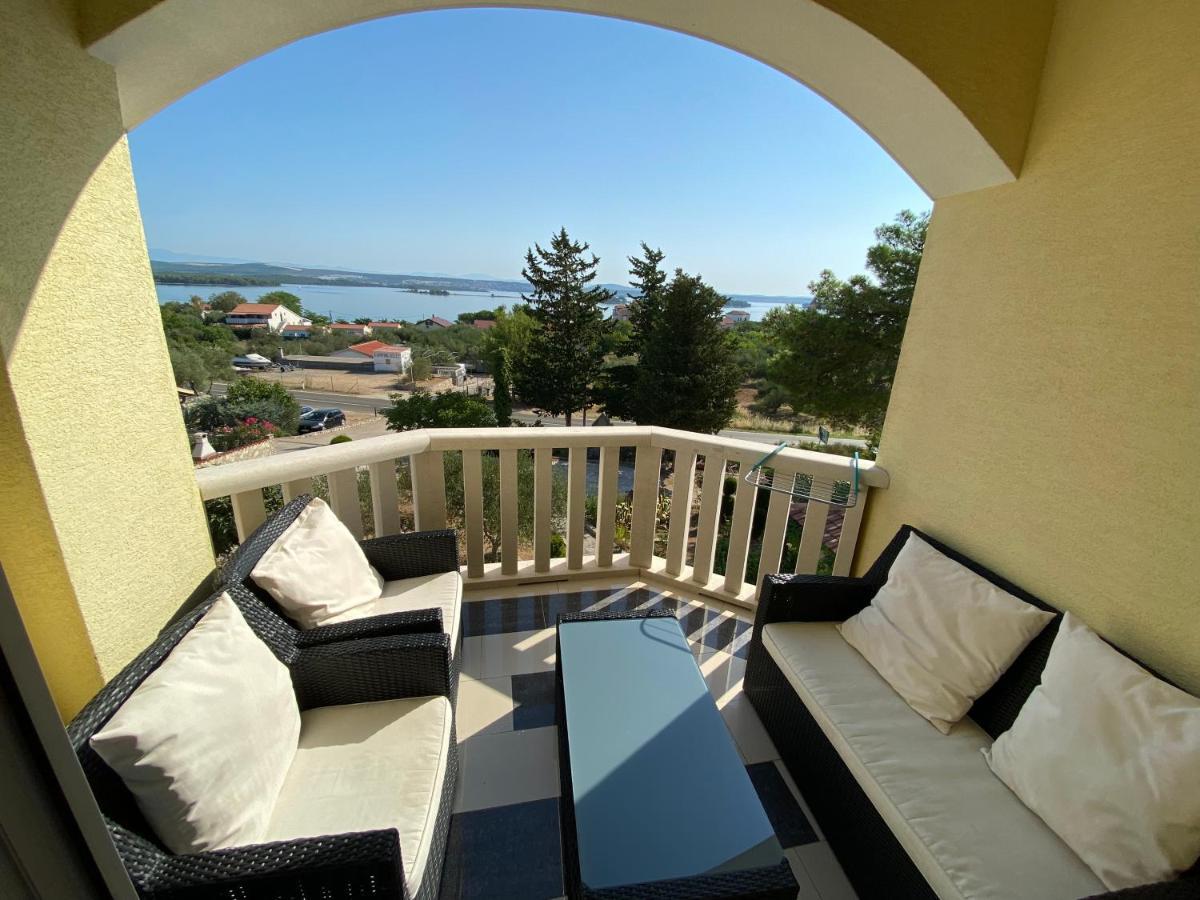 Apartments Villa Lora Kraj  Eksteriør bilde