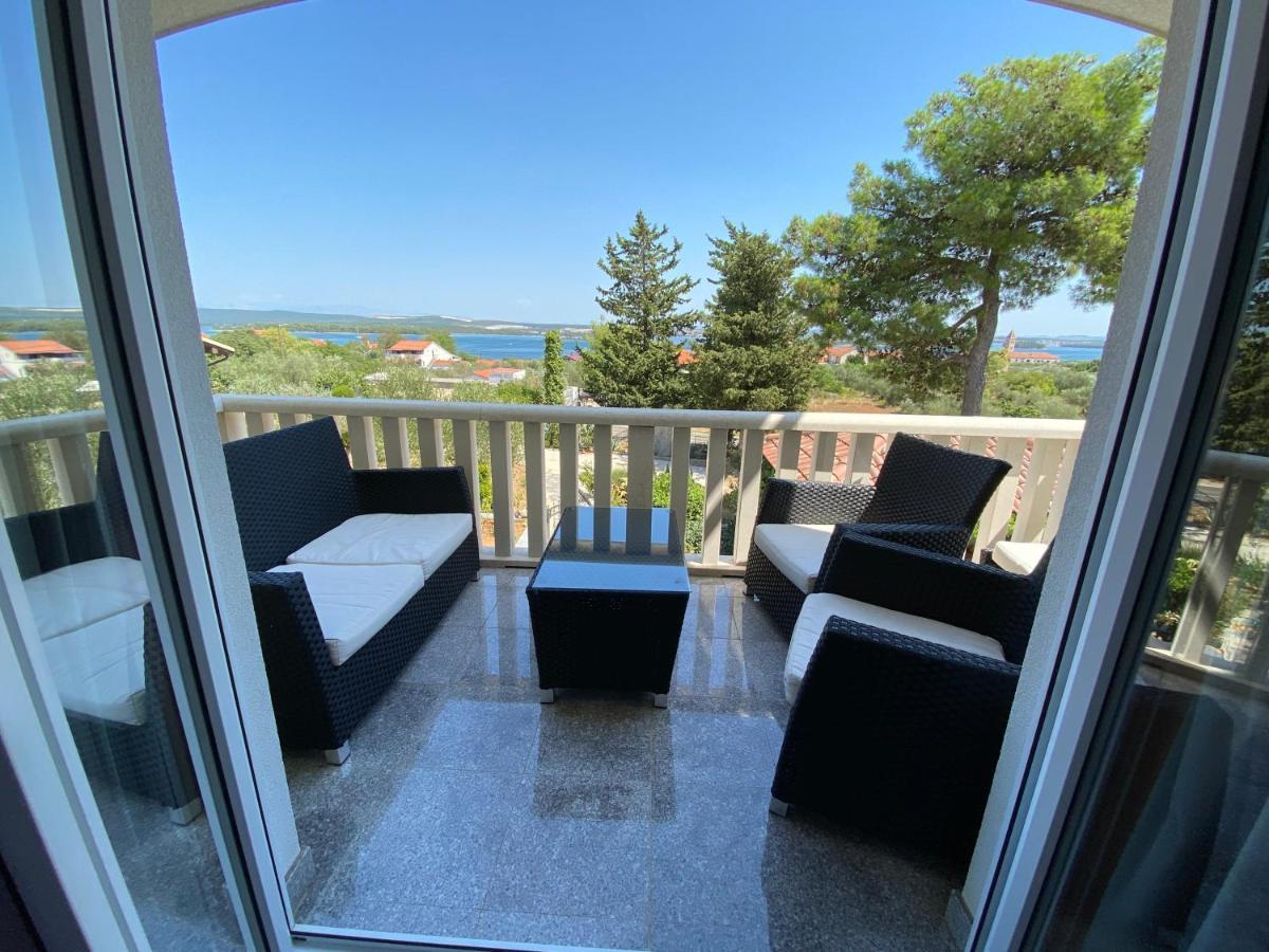 Apartments Villa Lora Kraj  Eksteriør bilde